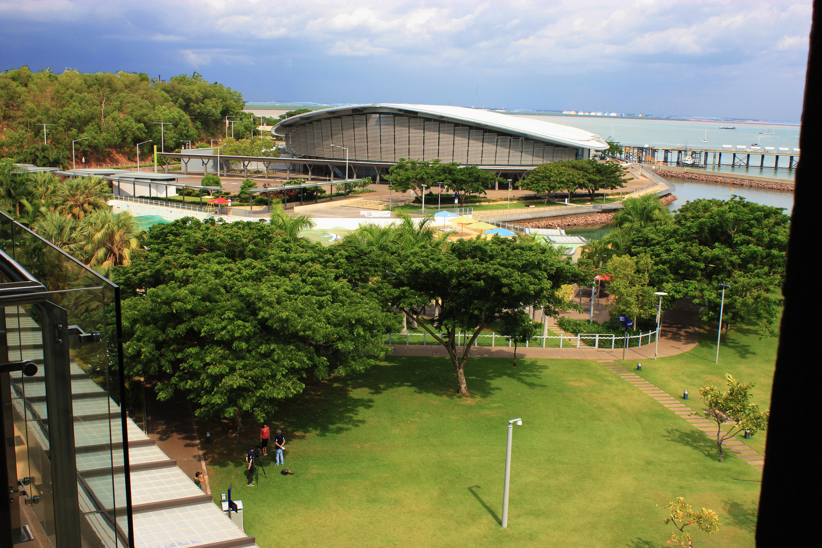 Darwin Waterfront Precinct with the Convention Centre and Wave Lagoon (Wellenbad)