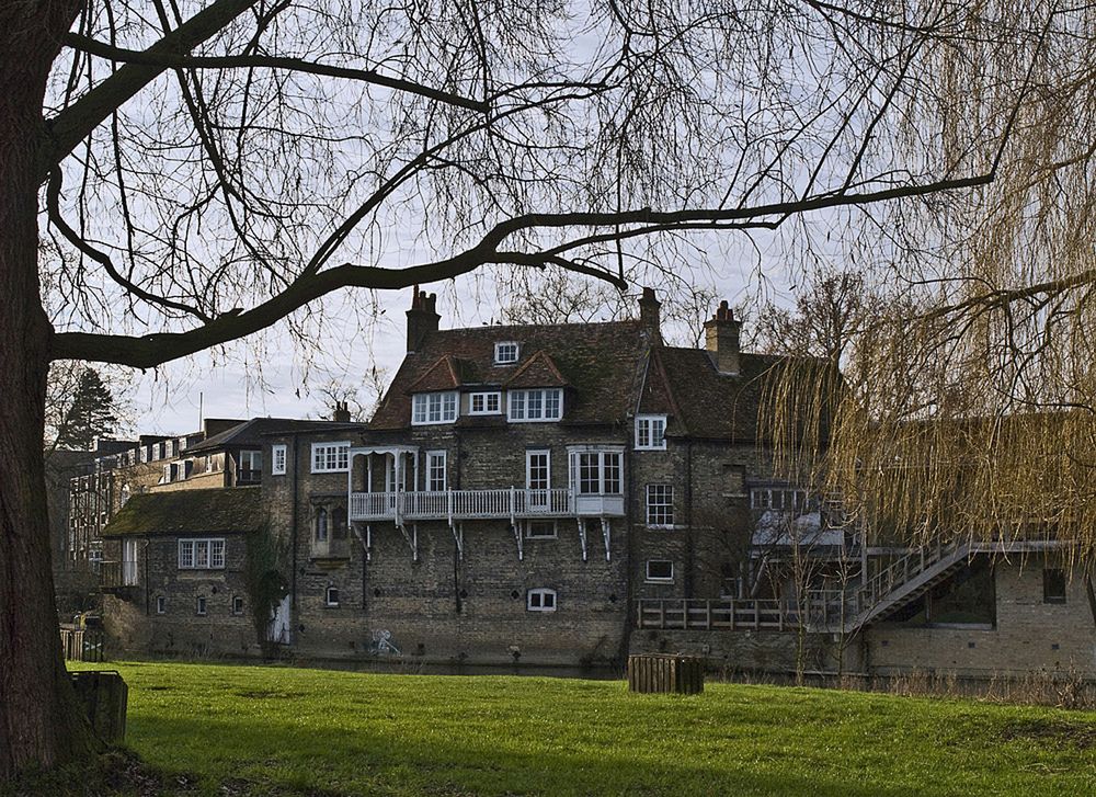   Darwins College Library and Study Center  --  Cambridge  