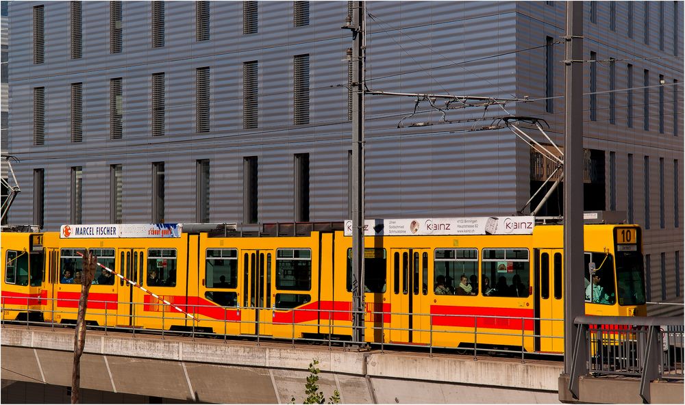 Das 10er Tram der BLT