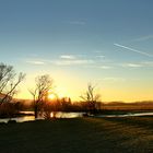 Das Abendlicht am Fluss