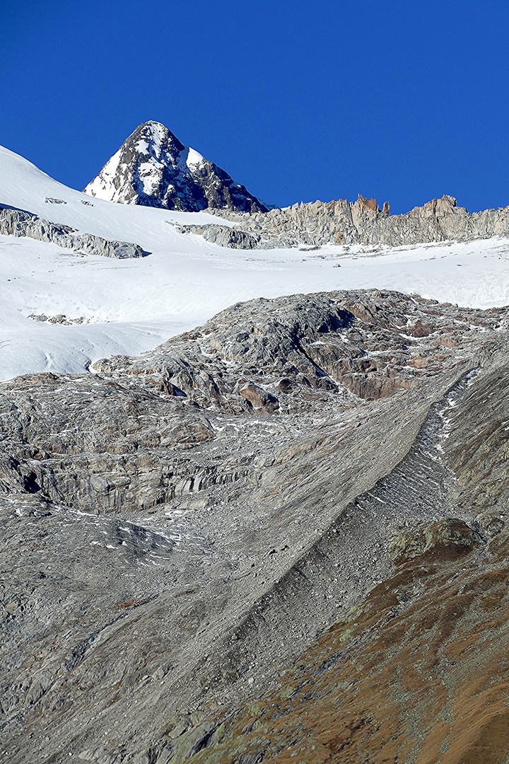 Das Aletschhorn (4'195m) wartet  