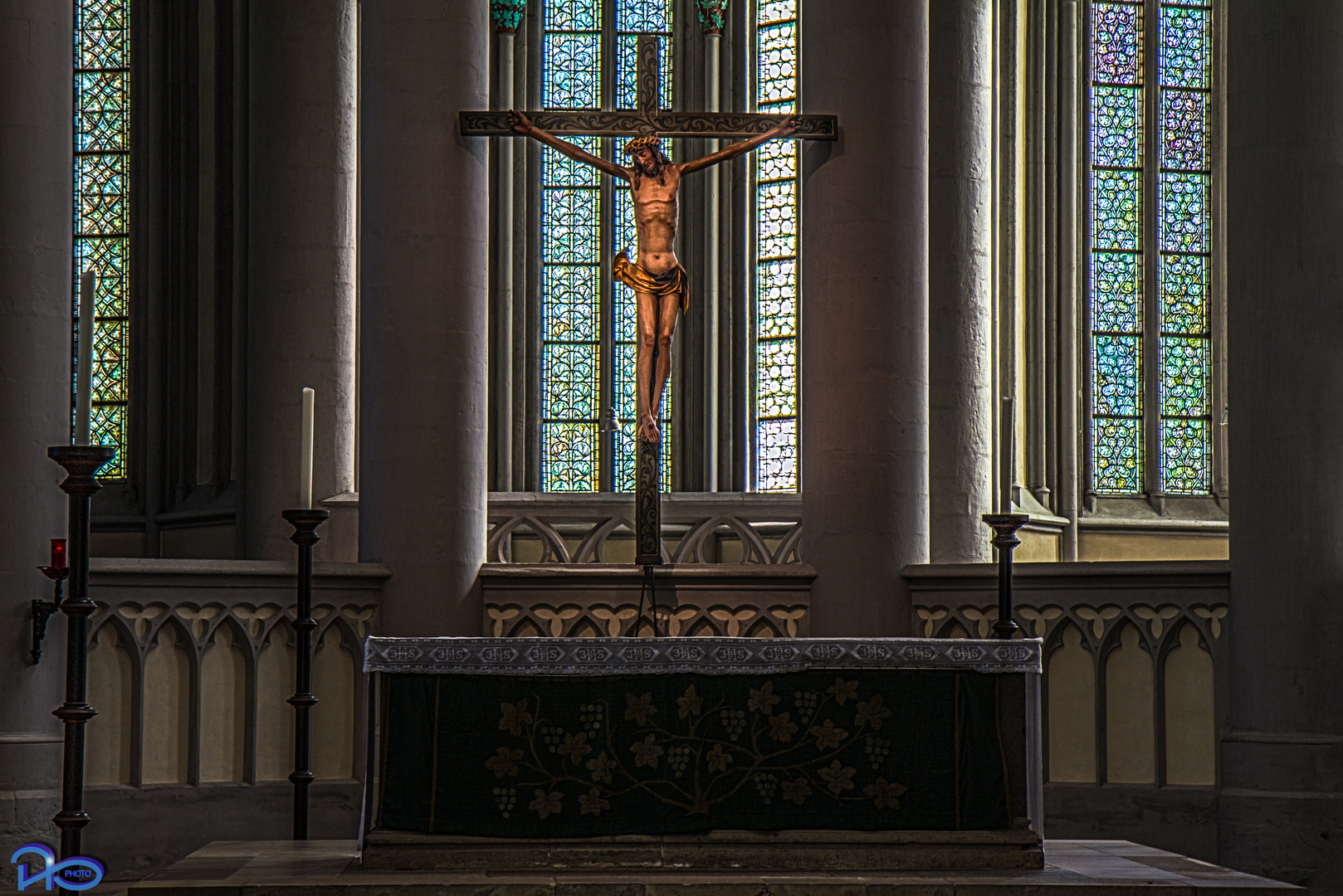 Das Altarkreuz im Altenberger Dom