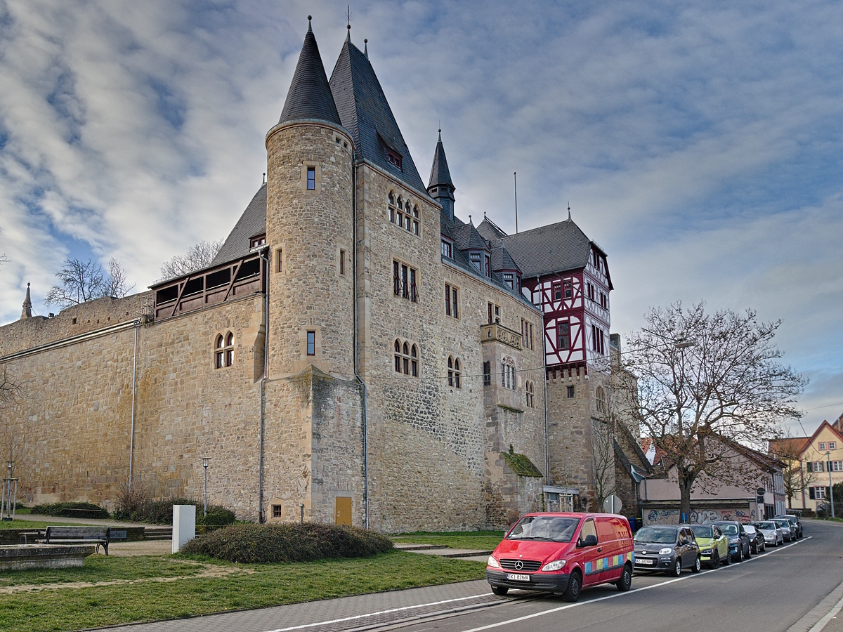 Das Alzeyer Schloss an einem schönen Wintertag