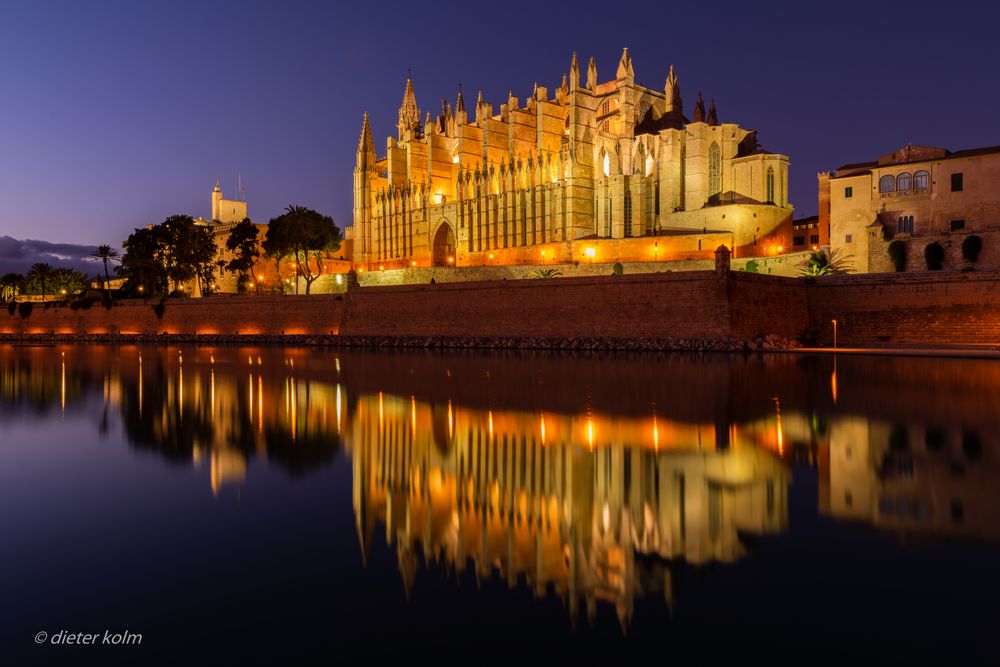 das andere Mallorca - gespiegelte Kathedrale