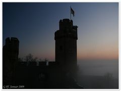 Das Auerbacher Schloß über den Wolken