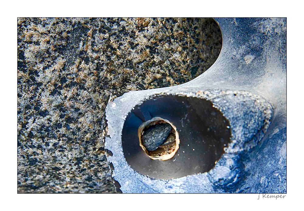 - das Auge des Hühnergottes? -