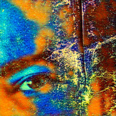 Das Auge vom zefledderten Plakat