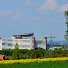 Das Augsburger Zentralklinikum mit dem Hubschrauber - Landeplatz auf dem Dach