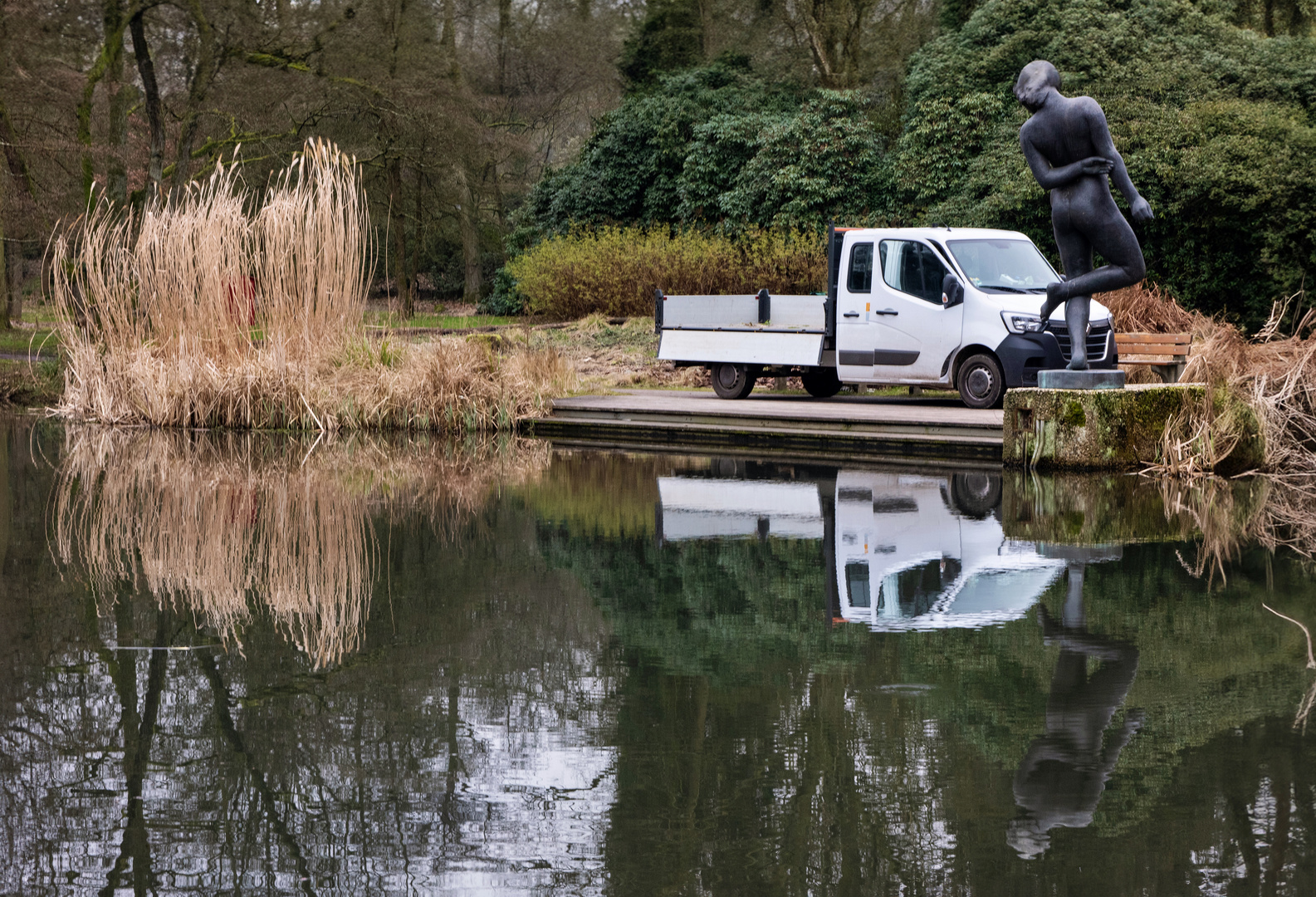 Das Auto im See