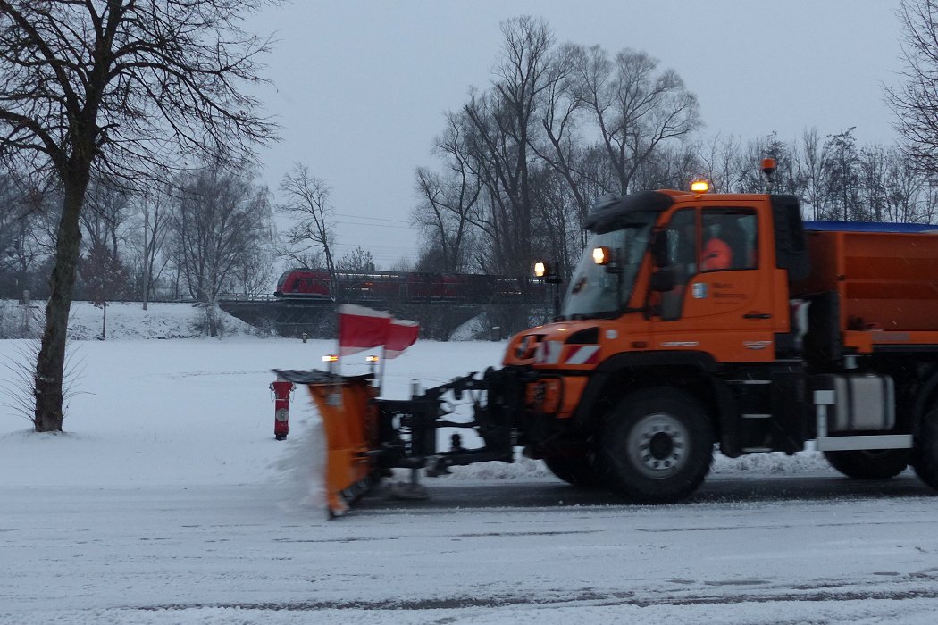 Das Babyphon, der Hydrant und der Unimog-Schaufler