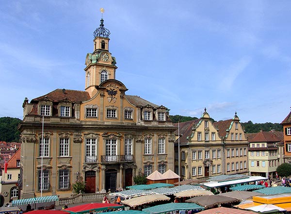 Das barocke Rathaus am Marktplatz