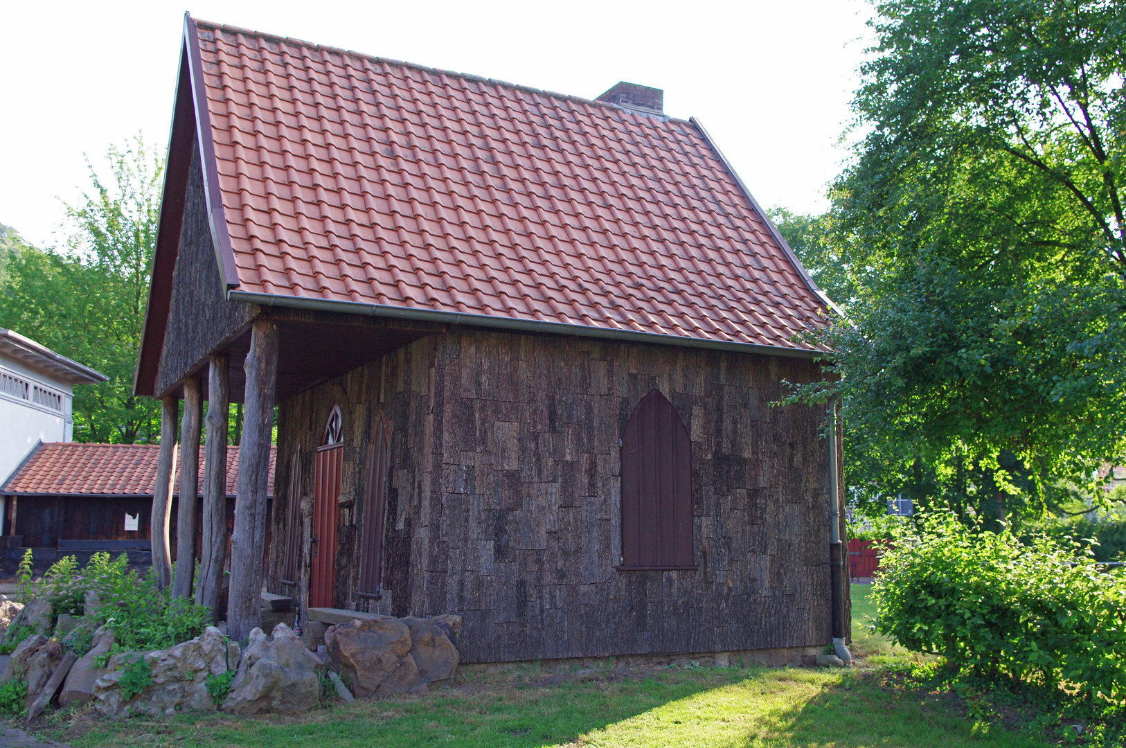 Das Baumrindenhaus Doktorwerder Hann.Münden, Seitenansicht