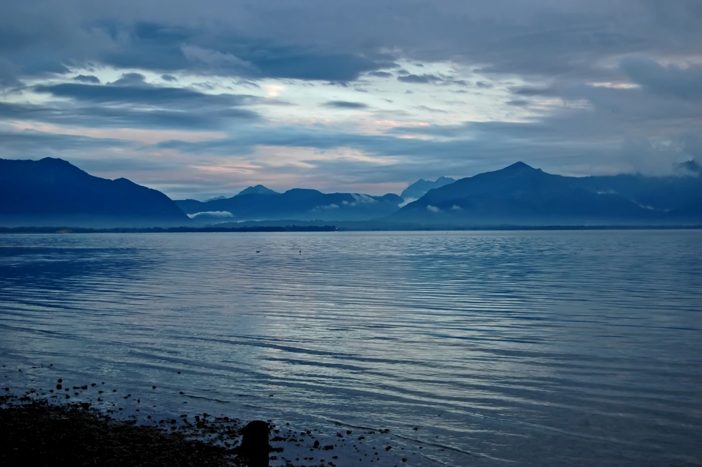 Das Bayerische Meer......eingezäunt von bayerischen Bergen.....