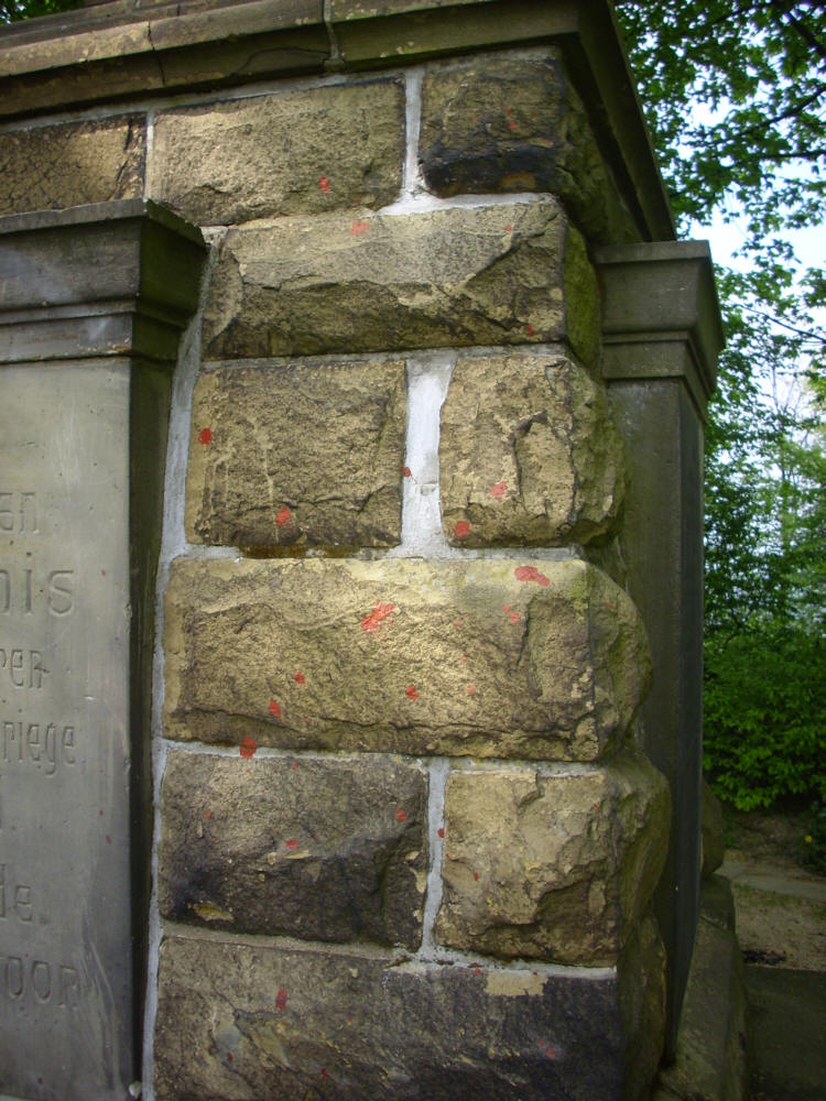 DAS 'BEFLECKTE' MAHNMAL? 02 DETAIL