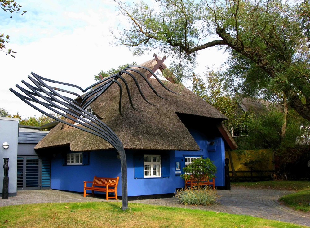 Das bekannte Blaue Haus in AHRENSHOOP