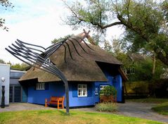 Das bekannte Blaue Haus in AHRENSHOOP