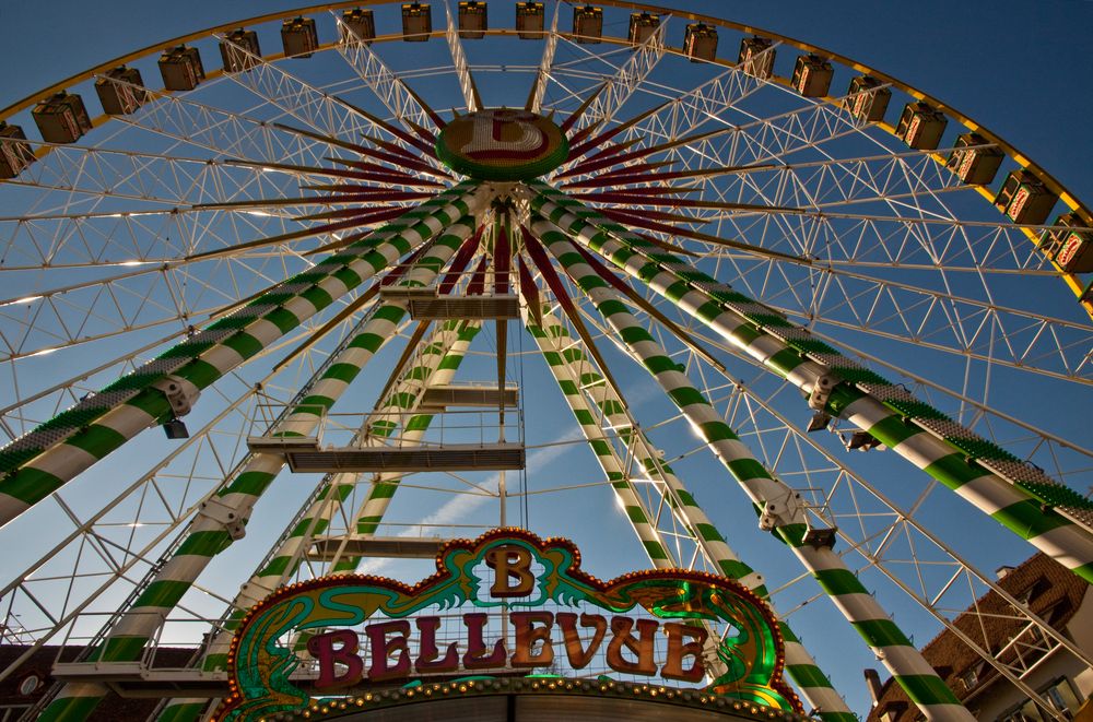 Das Bellevue auf dem Münsterplatz in Basel