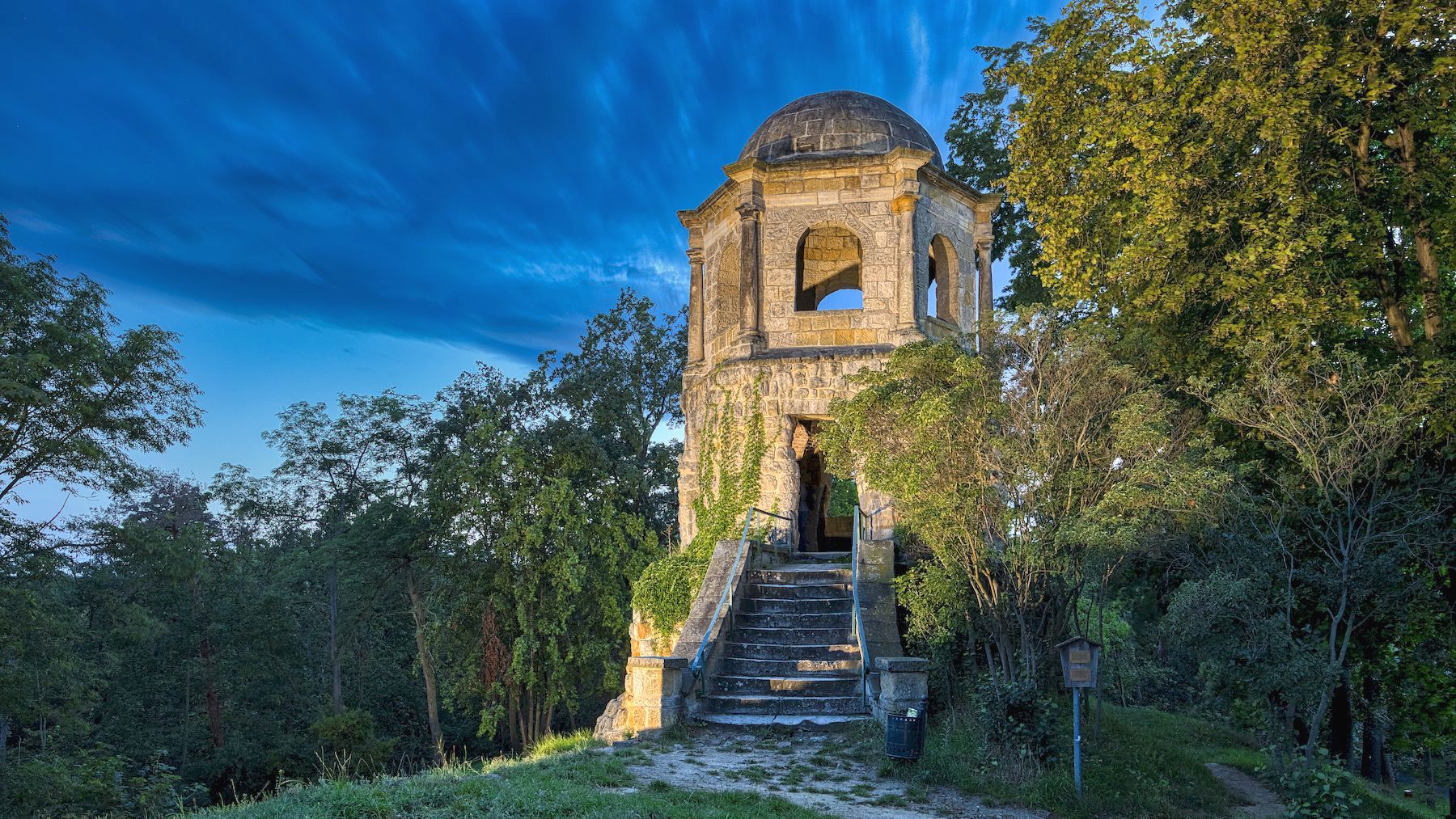 Das Belvedere auf den Spiegelsbergen bei Halberstadt