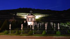 Das Belvedere vom Schloss Wackerbarth vor den Weinbergen