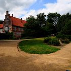 Das Bergedorfer Schloss und der Weg am See