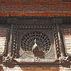 Das berühmte Pfauen-Fenster in Nepal