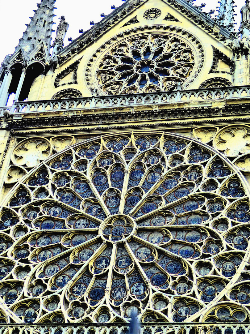Das berühmte Rosettenfenster von Notre Dame