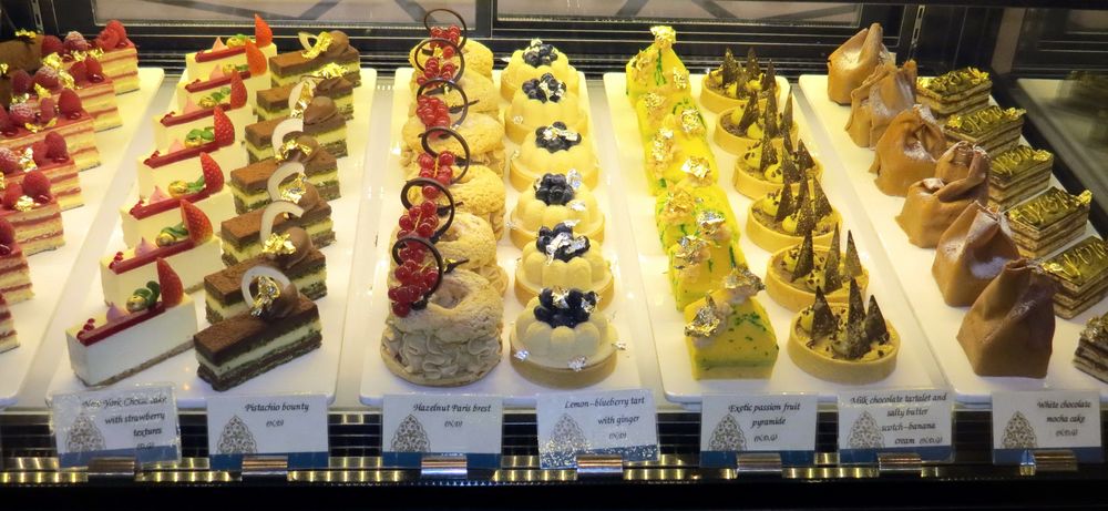 Das besondere Kuchenbuffet im Hotel Jumeirah Zabeel auf der Palmeninsel in Dubei
