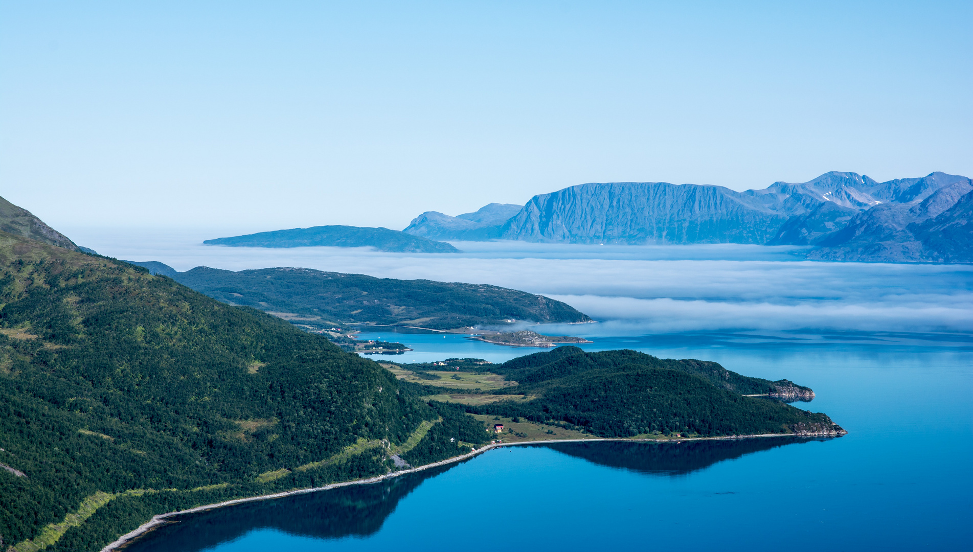 das Blau des Fjords 2