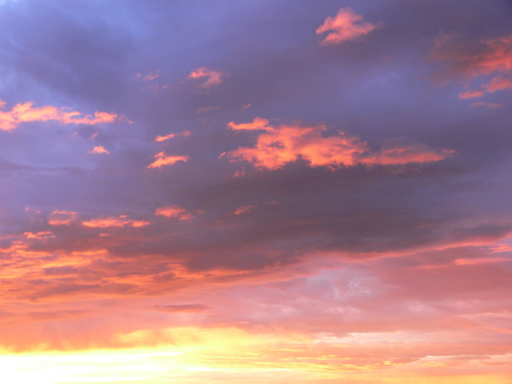 das Blau des Himmels - die Wolken im Licht der Sonne