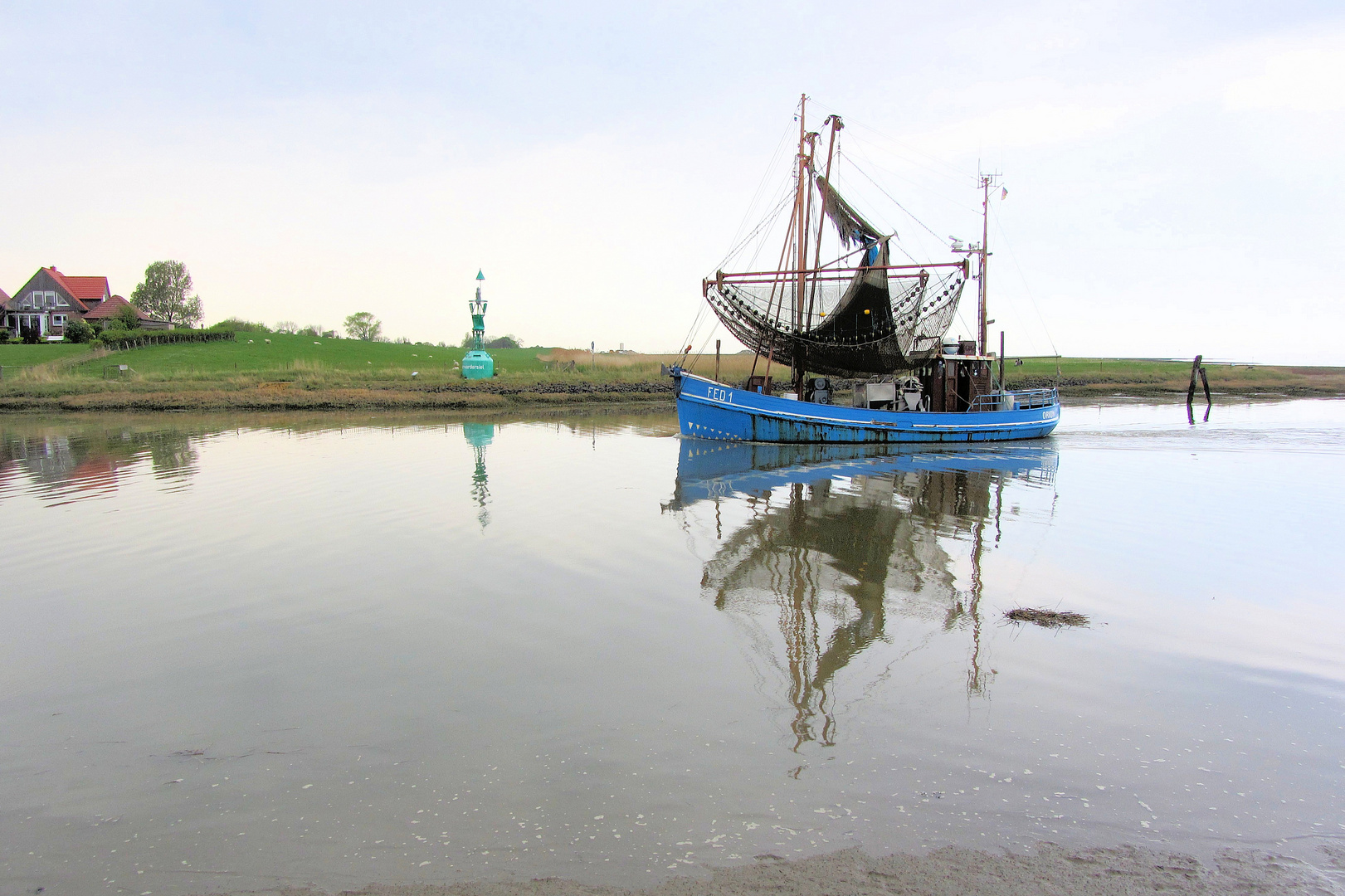 Das blaue Boot kommt zurück.