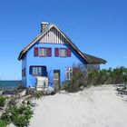 Das blaue Haus auf der Landzung Graswarder in Heiligenhafen