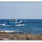 das blaue Schiff im blauen Meer