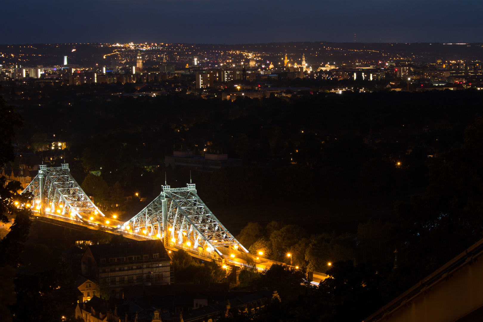 Das Blaue Wunder bei Nacht