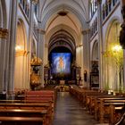 Das Bonner Münster Innenansicht mit verdecktem Chor (Palmsonntag)