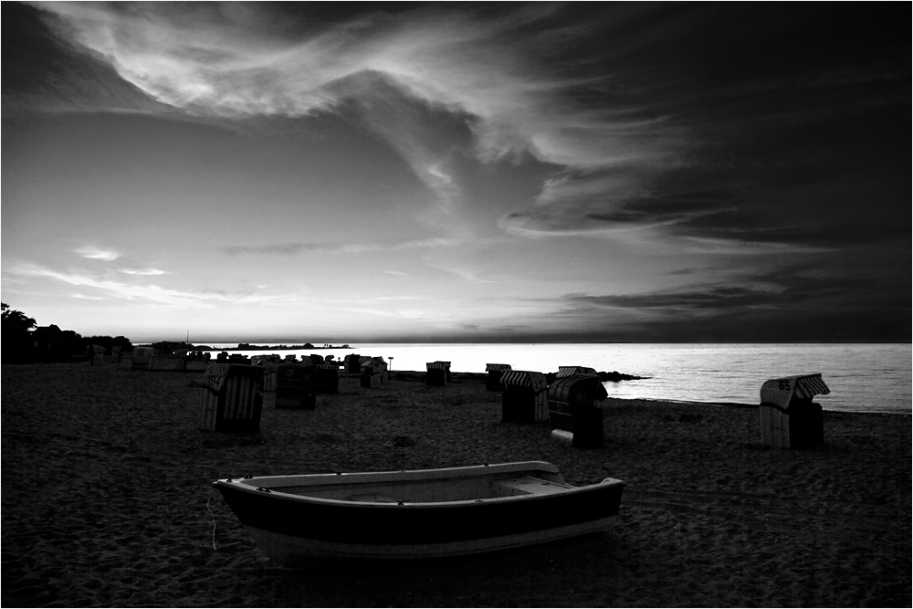 Das Boot am Strandhimmel ...