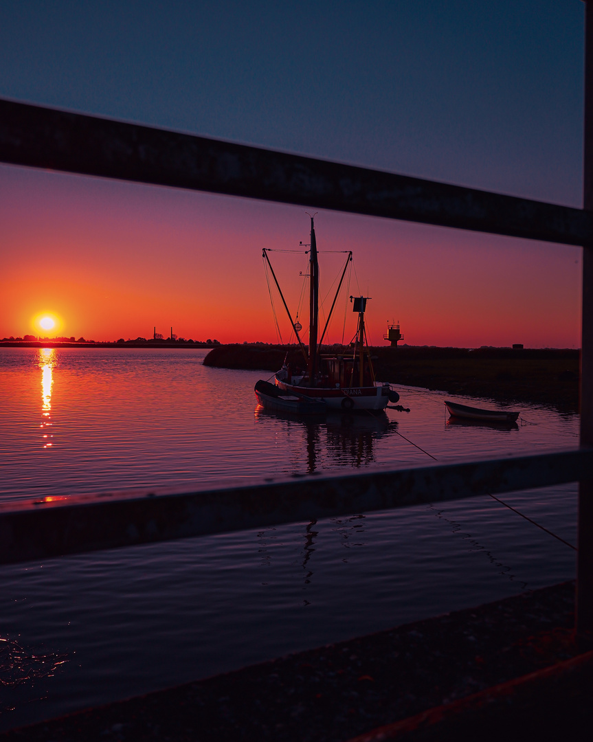 Das Boot im Sonnenuntergang 