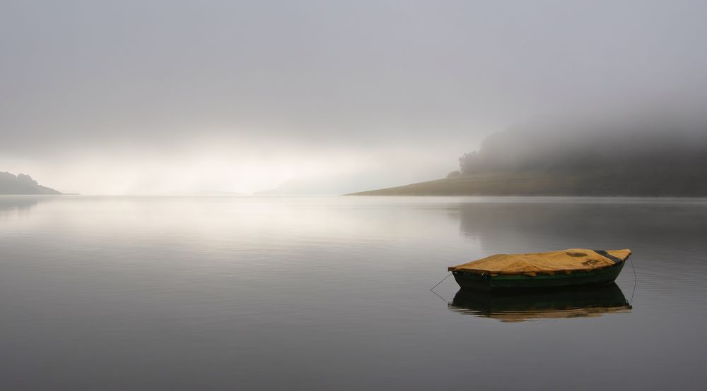 Das Boot im stillen See