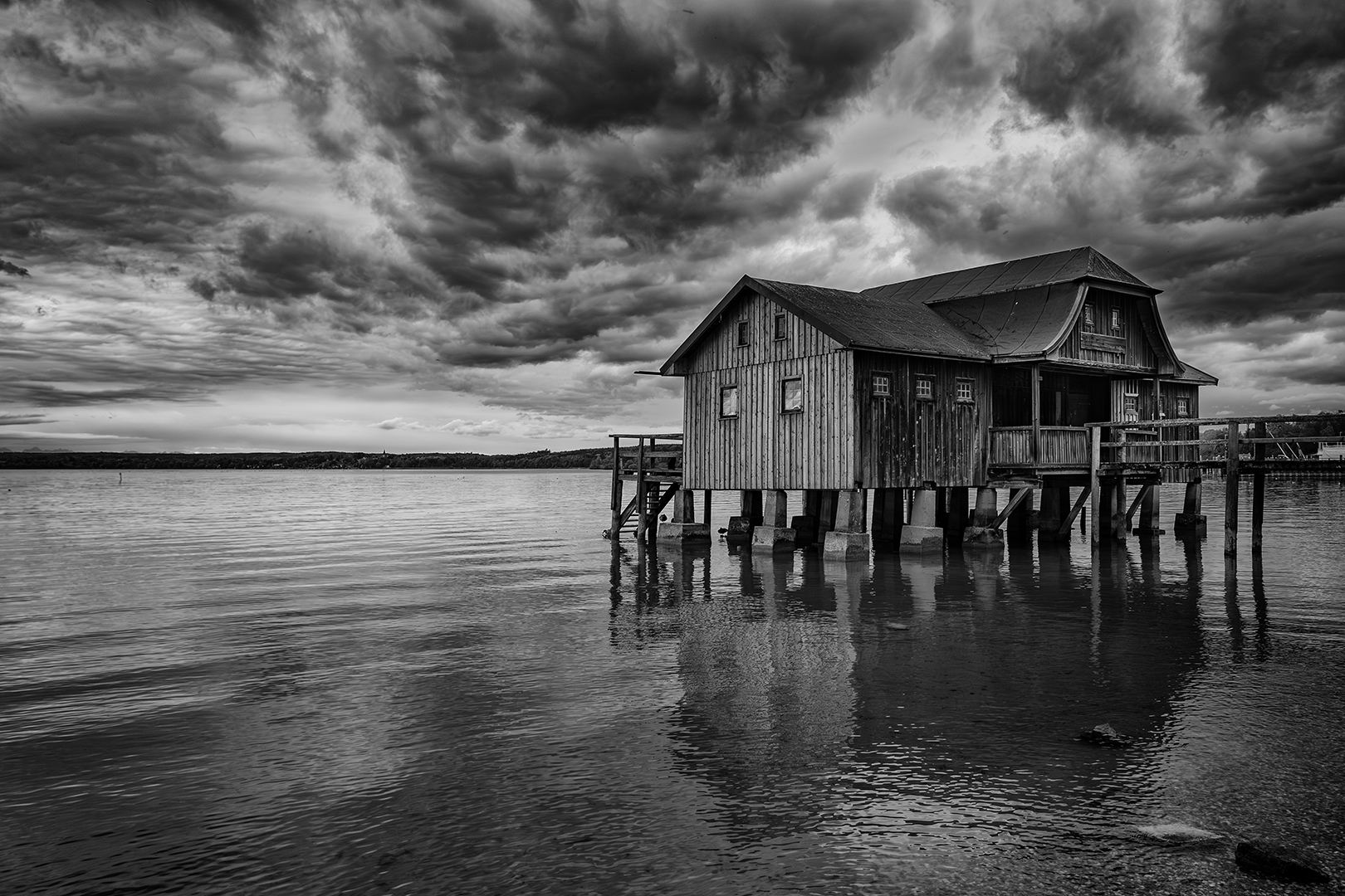 Das Bootshaus von Stegen am Ammersee Bayern