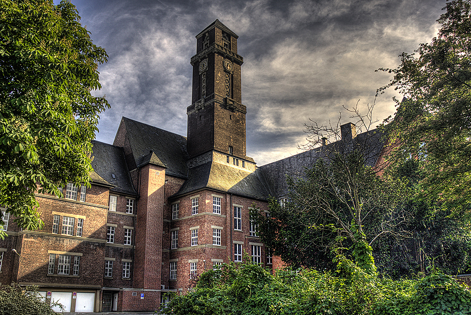 Das Bottroper Rathaus ...