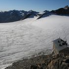 Das Brandenburger Haus steht auf 3.277m Seehöhe, unten der Kesselwandferner.