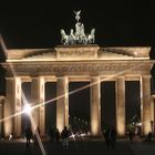 das Brandenburger Tor bei Nacht, von der Ostseite, da ist man nie alleine :-(