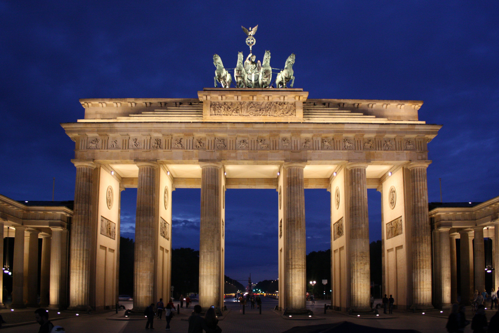 Das Brandenburger Tor in Berlin Ein Traum bei Nacht Foto Das Brandenburger Tor in Berlin Ein Traum bei Nacht Foto