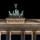 Das Brandenburger Tor mit Halbmond