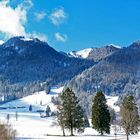 Das Brauneck ist mit schneeweiß und weißblau umgeben