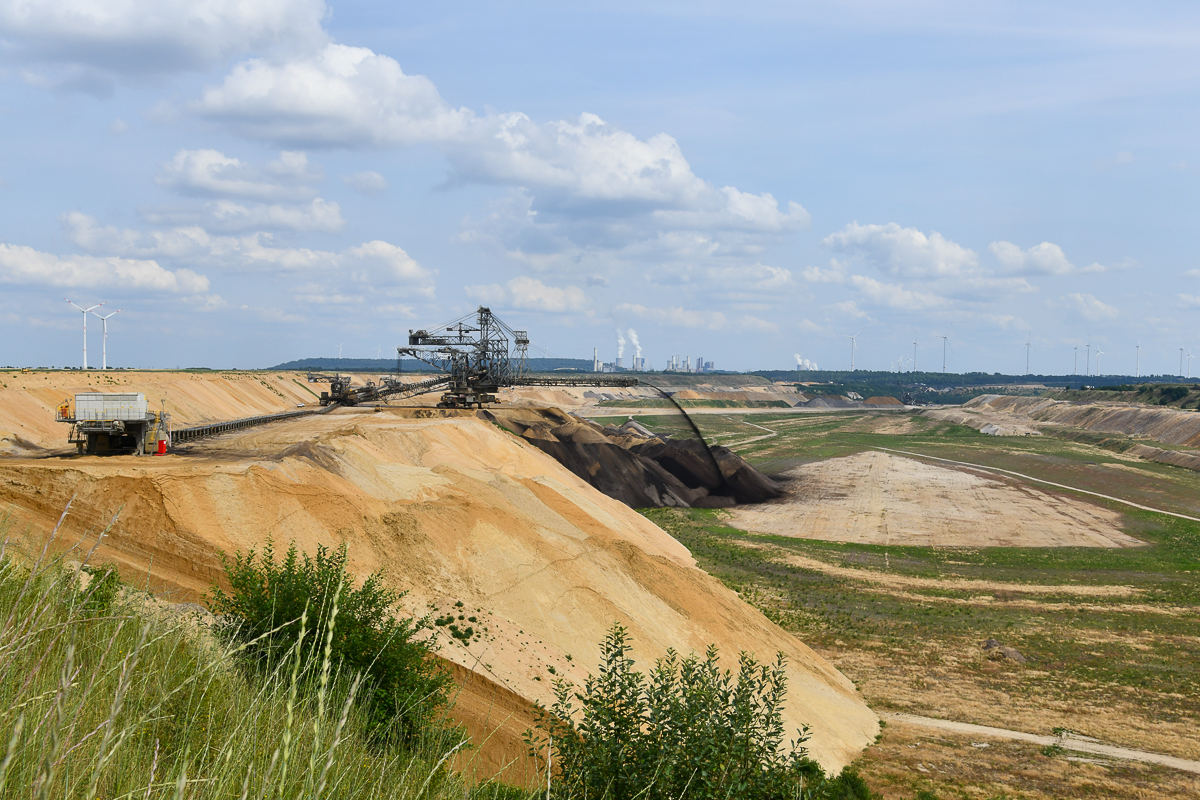 Das Braunkohleloch Garzweiler I wird offenbar wieder verfüllt (D)