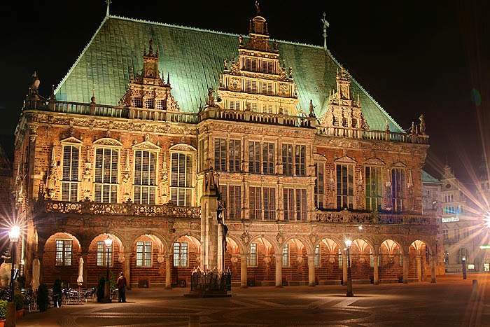 Das Bremer Rathaus bei Nacht