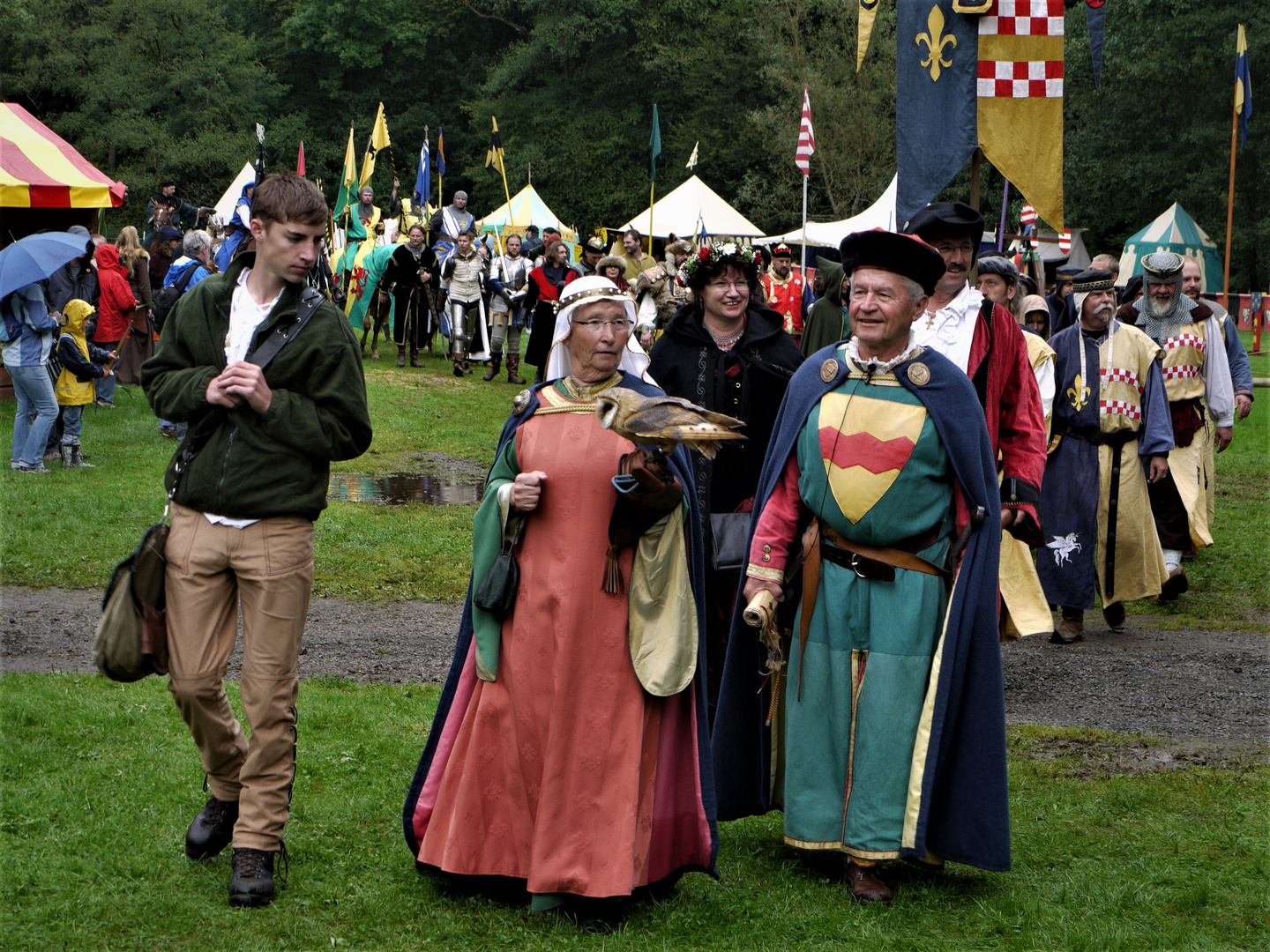 Das Burgenfest in Manderscheid - Einzug des "Grafen" nebst Gattin und Ritterschaft