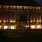 das Carschhaus in Düsseldorf bei Nacht