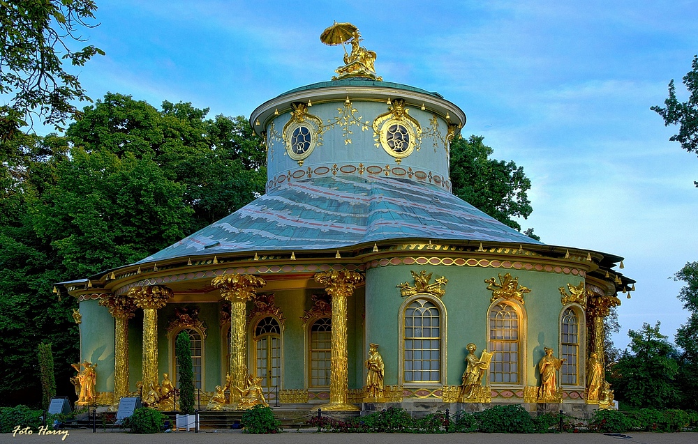 Das chinesische (Tee) Haus im Park Sanssouci.