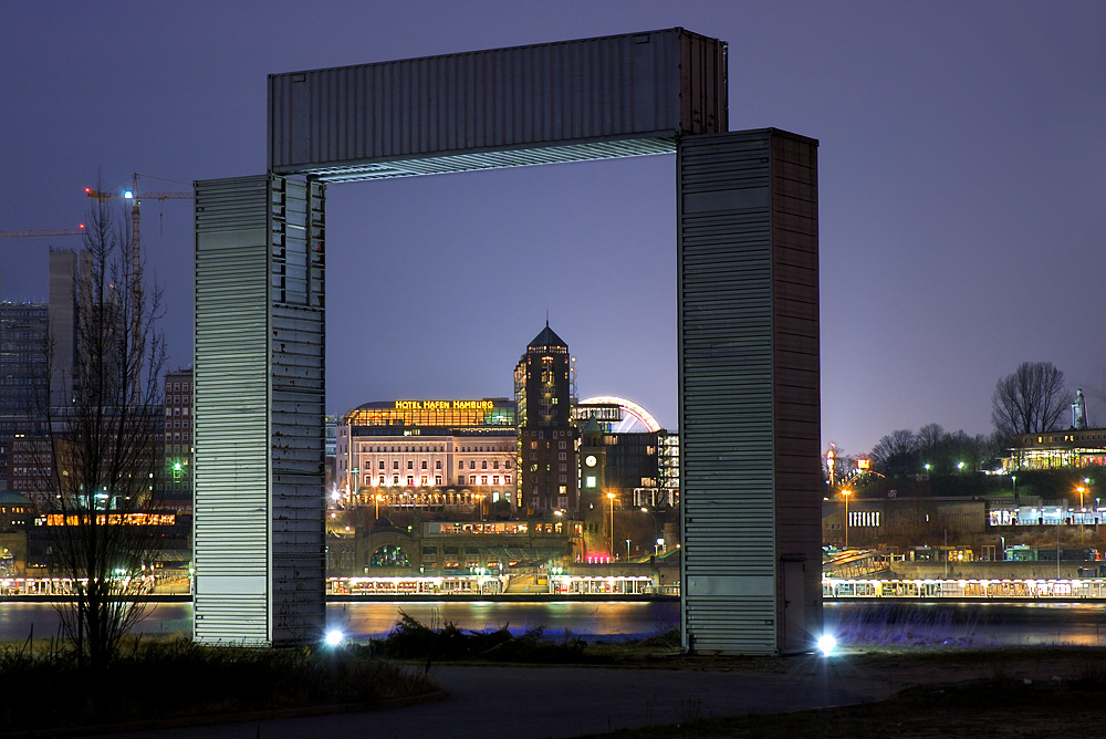 Das (Container-)Tor zum Hafen